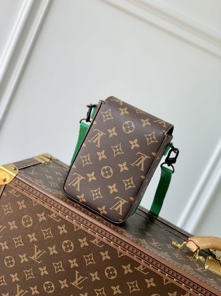 Replica Louis Vuitton 2022 new fashion Small Bags