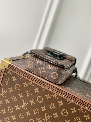 Replica Louis Vuitton 2022 new fashion Small Bags