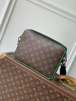 Replica Louis Vuitton 2022 new fashion Small Bags