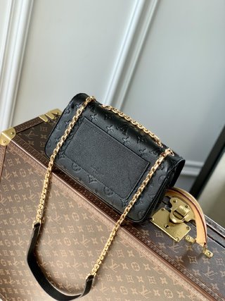 Replica Louis Vuitton 2022 new fashion Small Bags