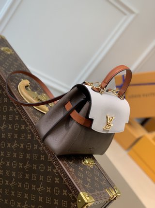 Replica Louis Vuitton 2022 new fashion Handbags M58978