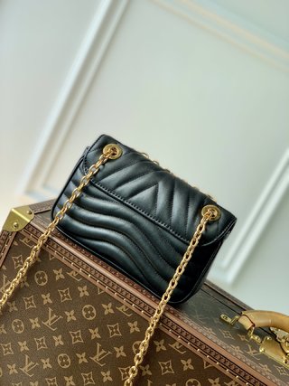 Replica Louis Vuitton 2022 New Wave Small Bags M20687