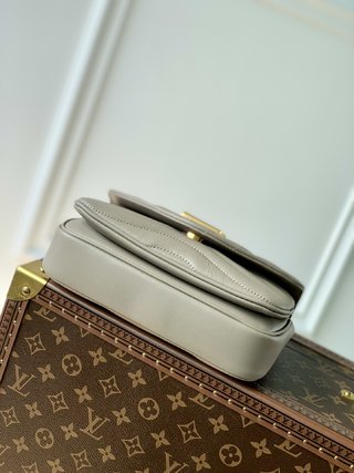 Replica Louis Vuitton 2022 New Wave Small Bags M20838