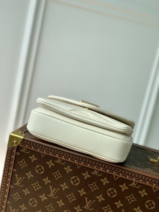 Replica Louis Vuitton 2022 New Wave Small Bags M20685