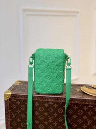 Replica Louis Vuitton 2022 new fashion Handbags M81525