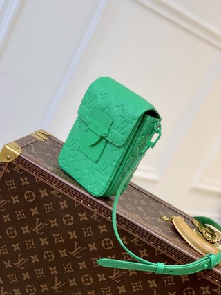 Replica Louis Vuitton 2022 new fashion Handbags M81525