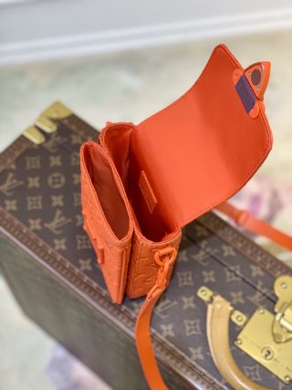 Replica Louis Vuitton 2022 new fashion Small Bags M81525