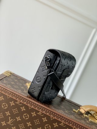 Replica Louis Vuitton 2022 new fashion Small Bags M81524