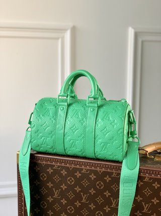 Replica Louis Vuitton 2022 new fashion Duffle Bags M20900