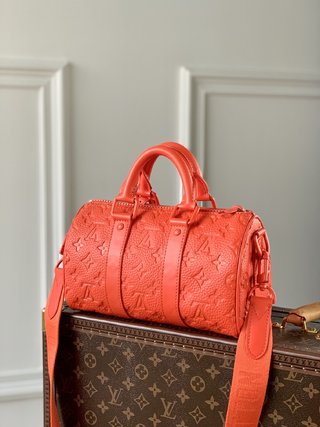 Replica Louis Vuitton 2022 new fashion Duffle Bags M20900