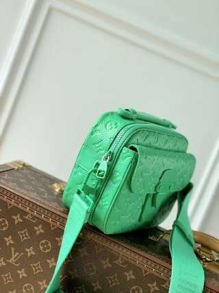 Replica Louis Vuitton 2022 new fashion Small Bags M20904