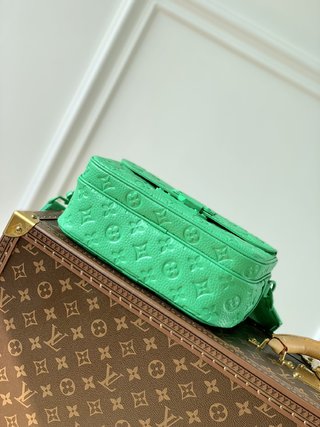 Replica Louis Vuitton 2022 new fashion Small Bags M20904