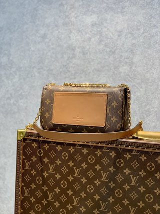 Replica Louis Vuitton 2022 new fashion Small Bags M46127