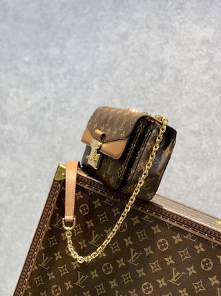 Replica Louis Vuitton 2022 new fashion Small Bags M46127