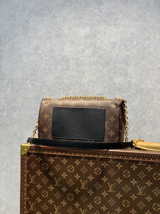 Replica Louis Vuitton 2022 new fashion Small Bags M46126