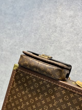 Replica Louis Vuitton 2022 new fashion Small Bags M46126