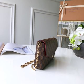 Replica Louis Vuitton 2022 new fashion Small Bags M63032