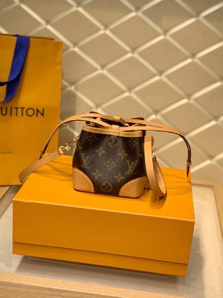 Replica Louis Vuitton 2022 new fashion Handbags M57099