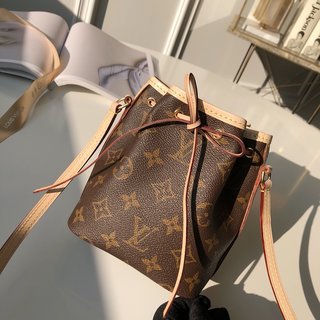 Replica Louis Vuitton 2022 new fashion Handbags M41346