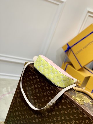 Replica Louis Vuitton 2022 new fashion Handbags M46113