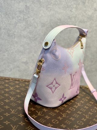 Replica Louis Vuitton 2022 new fashion Handbags M46080