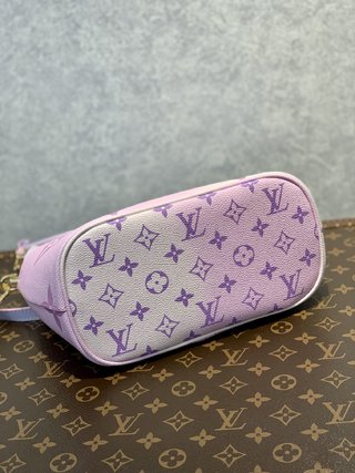 Replica Louis Vuitton 2022 new fashion Handbags M46080