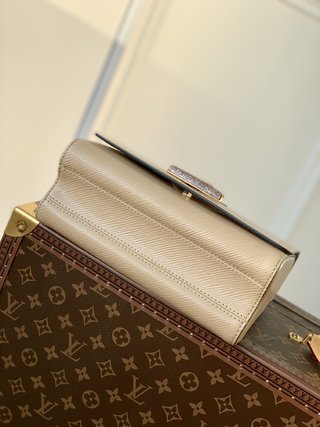 Replica Louis Vuitton 2022 new fashion Handbags M59033