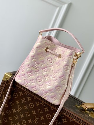 Replica Louis Vuitton 2022 new fashion Handbags M46174