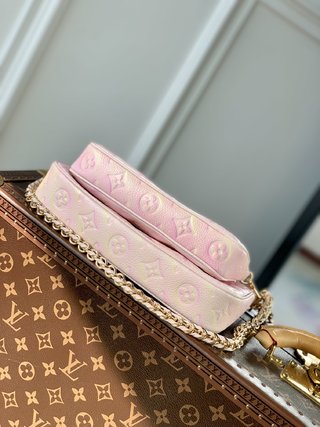 Replica Louis Vuitton 2022 new fashion Handbags M46093