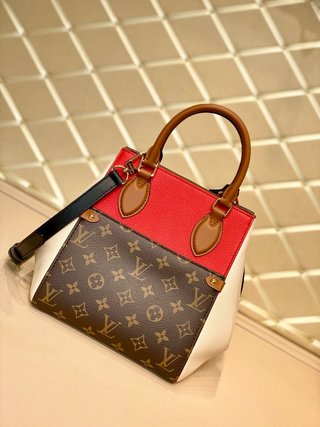 Replica Louis Vuitton 2022 FOLD TOTE small size Handbags M45389