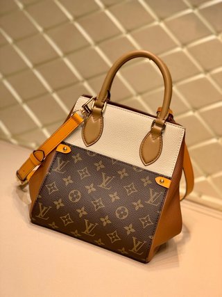 Replica Louis Vuitton 2022 FOLD TOTE small size Handbags M45388