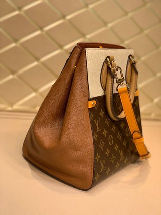 Replica Louis Vuitton new FOLD TOTE medium size Handbags M45376