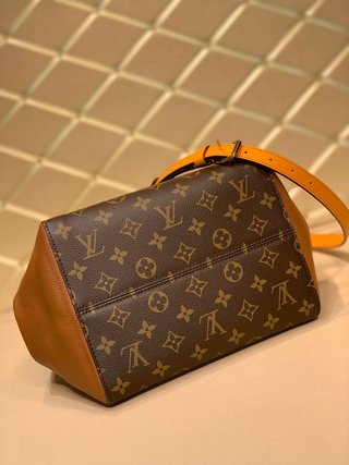 Replica Louis Vuitton new FOLD TOTE medium size Handbags M45376