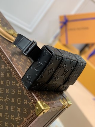 Replica Louis Vuitton 2022 Trunk Handbags M57952