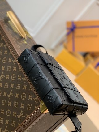 Replica Louis Vuitton 2022 Trunk Handbags M57952