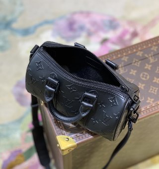 Replica Louis Vuitton 2022 logo Keepall XS Duffle Handbags