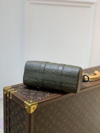 Replica Louis Vuitton 2022 KEEPALL BANDOULIÈRE 50 Handbags M57960