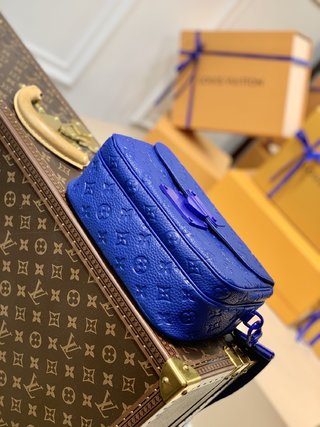 Replica Louis Vuitton 2022 S Lock Handbags M58488