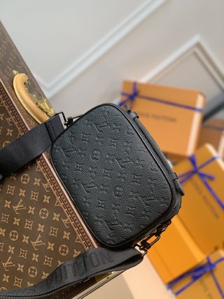 Replica Louis Vuitton 2022 S Lock Handbags M58489