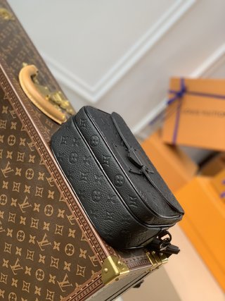 Replica Louis Vuitton 2022 S Lock Handbags M58489