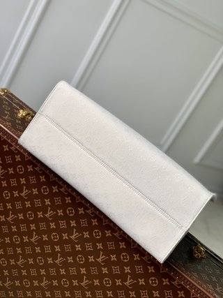 Replica Louis Vuitton 2022 OnTheGo Handbags M20815