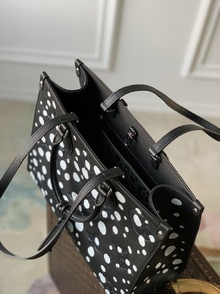 Replica LOUIS VUITTON LV X Yk Onthego Mm​ Black/white Monogram Empreinte