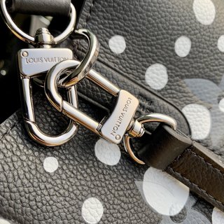 Replica LOUIS VUITTON LV X Yk Néonoé MM Black/white Monogram Empreinte