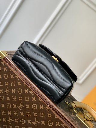 Replica Black Louis Vuitton New Wave Chain MM Satchel