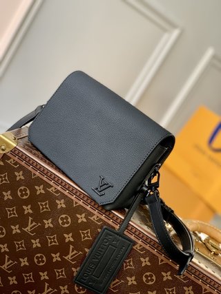 Replica LOUIS VUITTON Fastline Wearable Wallet Black Autres Cuirs