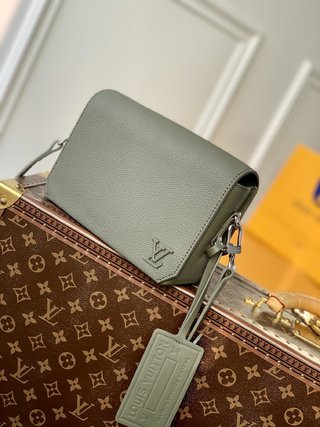 Replica LOUIS VUITTON Fastline Wearable Wallet Khaki Autres Cuirs