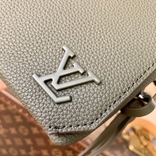 Replica LOUIS VUITTON Fastline Wearable Wallet Khaki Autres Cuirs