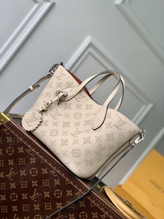 Replica Shop Louis Vuitton MAHINA 2023 SS Monogram Casual Style Street Style