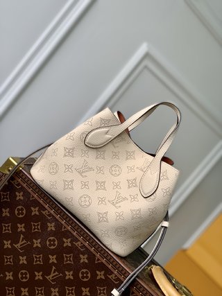 Replica Shop Louis Vuitton MAHINA 2023 SS Monogram Casual Style Street Style