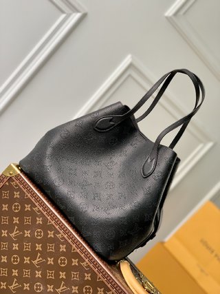 Replica LOUIS VUITTON Blossom MM Black Mahina